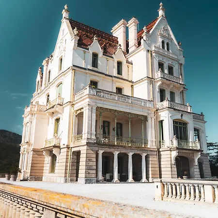 Chateau De Valmy - D'hotes Frühstückspension 4*