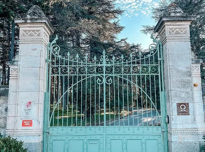 Bed & Breakfast Chateau De Valmy - Chambres D'Hotes