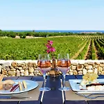 Chateau De Valmy - D'hotes Bed & Breakfast
