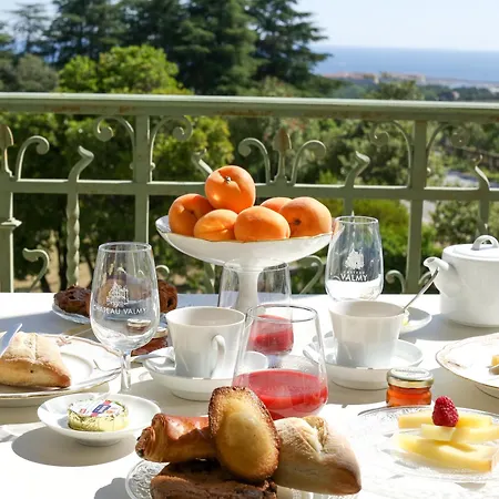 Chateau De Valmy - Chambres D'Hotes Bed & Breakfast 4*