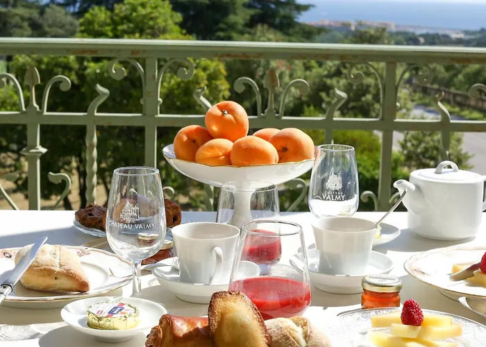 Chateau De Valmy - Chambres D'Hotes Bed & Breakfast 4*